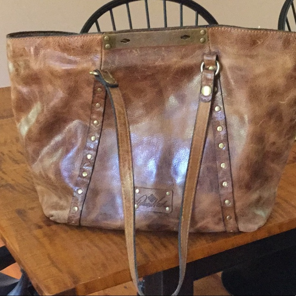Distressed leather tote Patricia Nash
